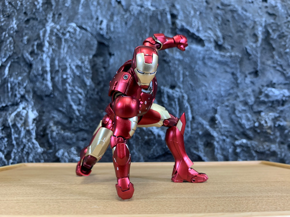 レビュー「S.H.Figuarts アイアンマン マーク3 -《Birth of Iron Man》 EDITION-（アイアンマン）」 ｜  シネトイ魂！｜S.H.Figuarts 洋画シリーズポータル